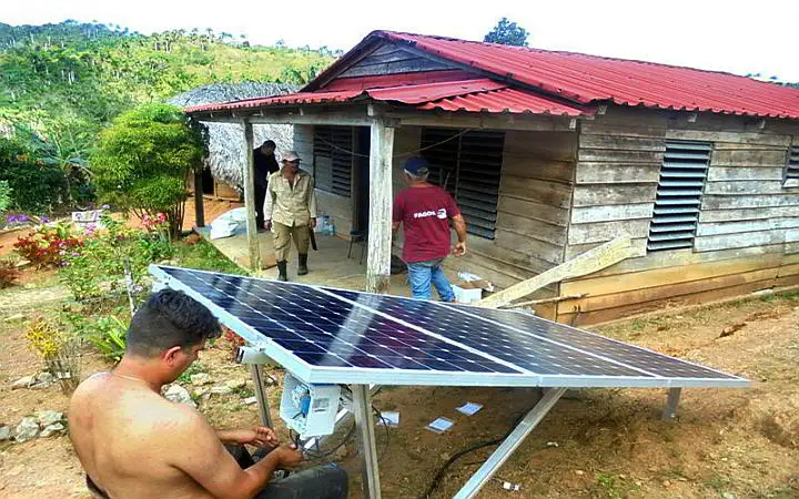 Cubanos podrán comenzar a generar su propia electricidad sin depender del Gobierno tras el anuncio hecho hoy por la Aduana General de la República