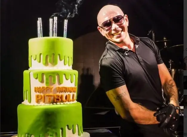 cumpleaños Pitbull