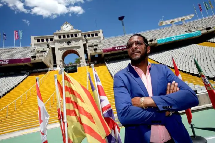 Javier Sotomayor viaja a España para criticar a Donald Trump y anuncia que a su regreso a Cuba abrirá un bar con música en vivo en La Habana