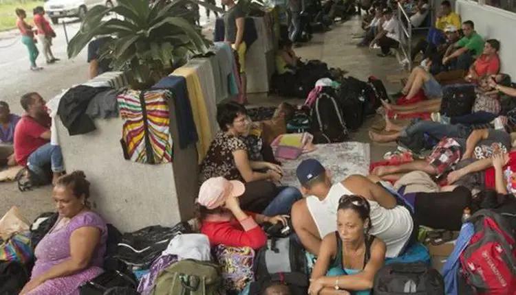 migrantes cubanos en México esperando asilo político en EEUU