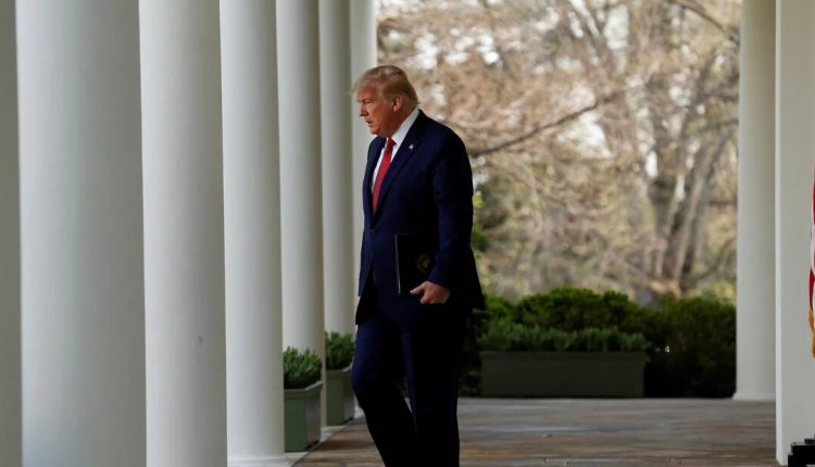 Donald Trump extendió un mes más el distanciamiento social voluntario a nivel nacional