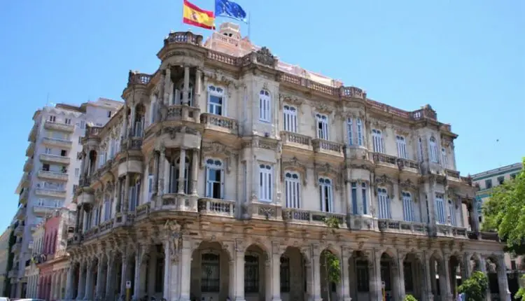 Embajada de España en La Habana anuncia reinicio de sus servicios consulares