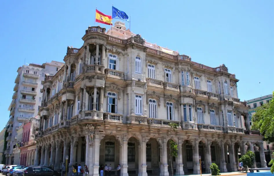 Embajada de España en Cuba asegura que antes de finalizar el 2021 tendrá resueltos el 95 por ciento de los expedientes de nacionalidad de cubanos que tiene atrasados