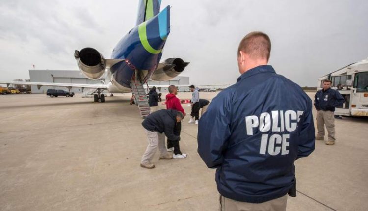 migrantes cubanos deportados