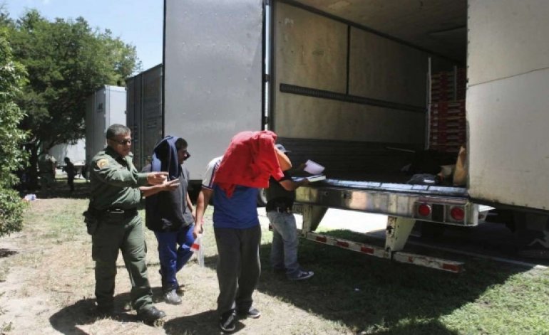 Gobierno de Honduras detiene camión con 8 inmigrantes cubanos que viajaban rumbo a EEUU