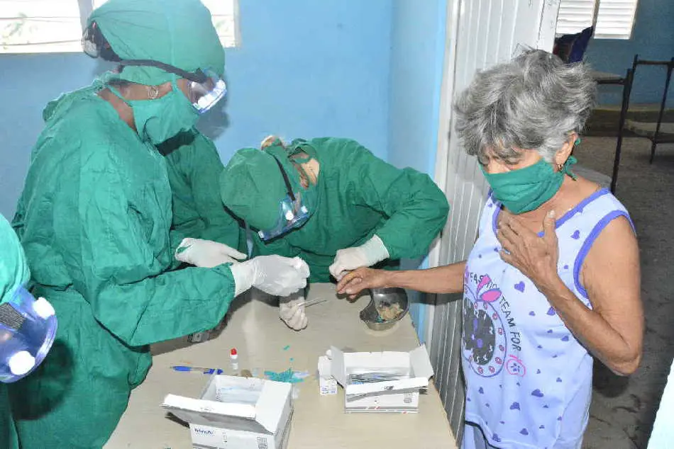 Cuba comienza la prueba en pacientes de vacuna que fortalece la innmunidad innata ante el coronavirus