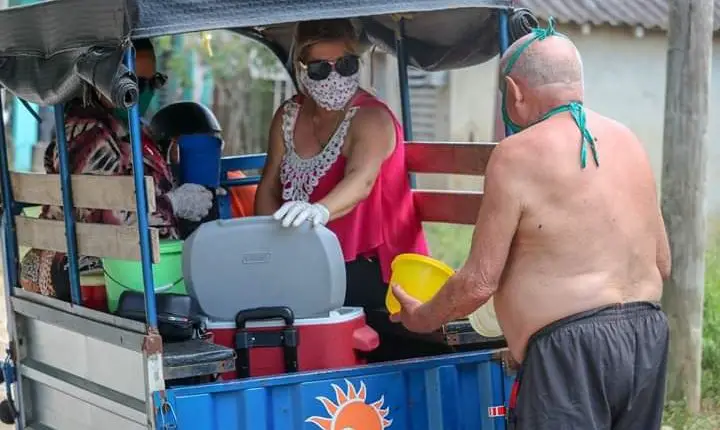 Parroquia en Villa Clara prepara y reparte raciones de alimentos entre los más necesitados