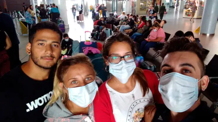 Centenares de cubanos permanecen varados en Guyana y Ecuador en medio de la pandemia