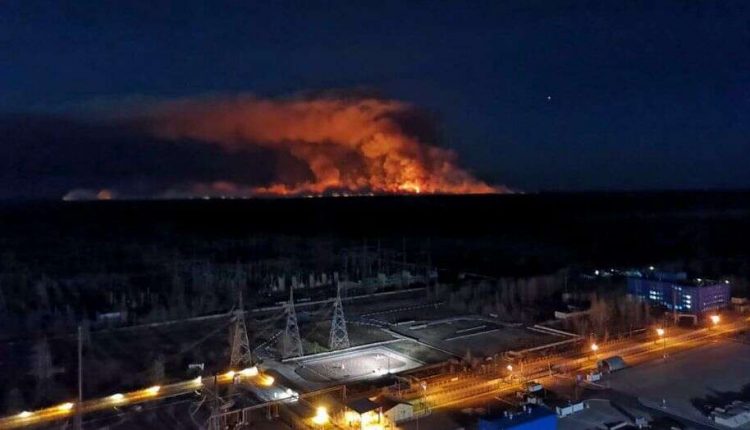 Un incendio forestal podría desatar una ola radiación cerca de la planta de energía nuclear de Chernobyl