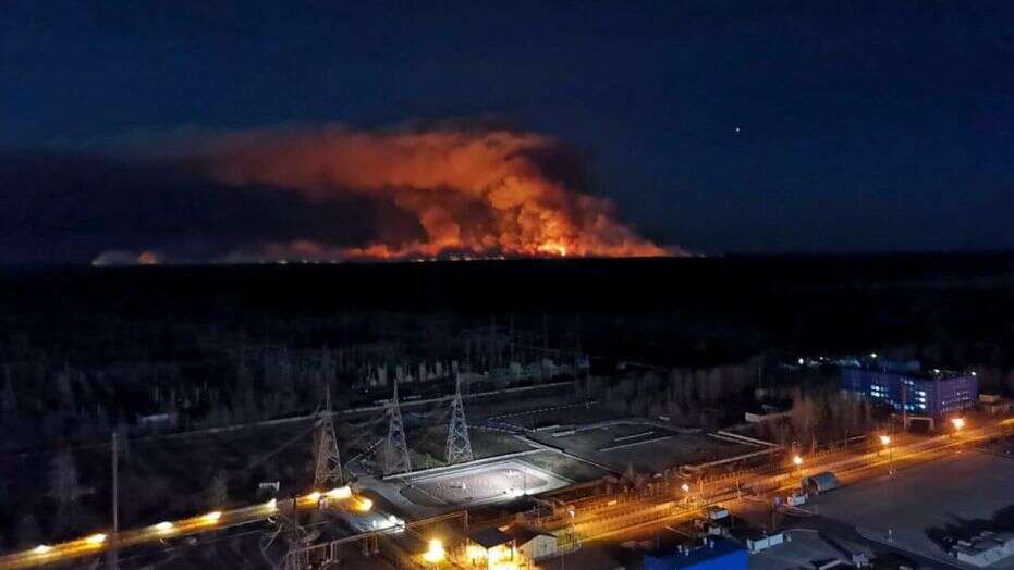 Un incendio forestal podría desatar una ola radiación cerca de la planta de energía nuclear de Chernobyl