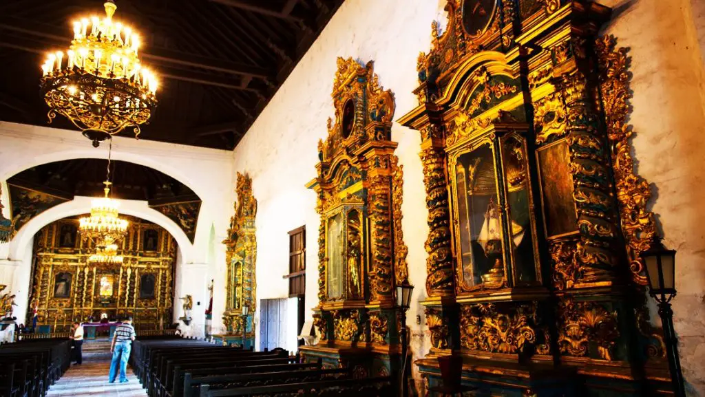 ¡Increíble! Esta iglesia en La Habana tiene todos sus altares enchapados en oro