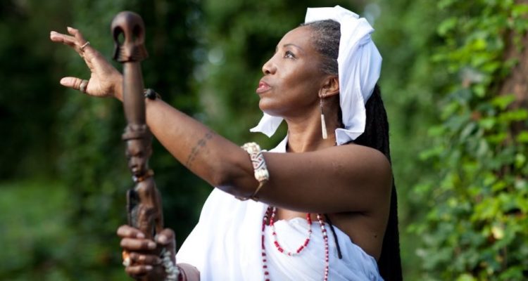 Consejo de Sacerdotes Mayores de Ifá de Cuba reafirma que no acepta iniciación de mujeres