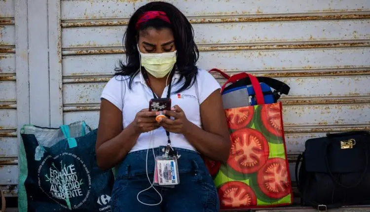 Prensa cubana pide a la población que gaste menos en Internet y más en comida