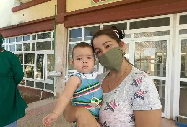 Dan de alta a Oliver, un bebé cubano de 8 meses que venció al coronavirus
