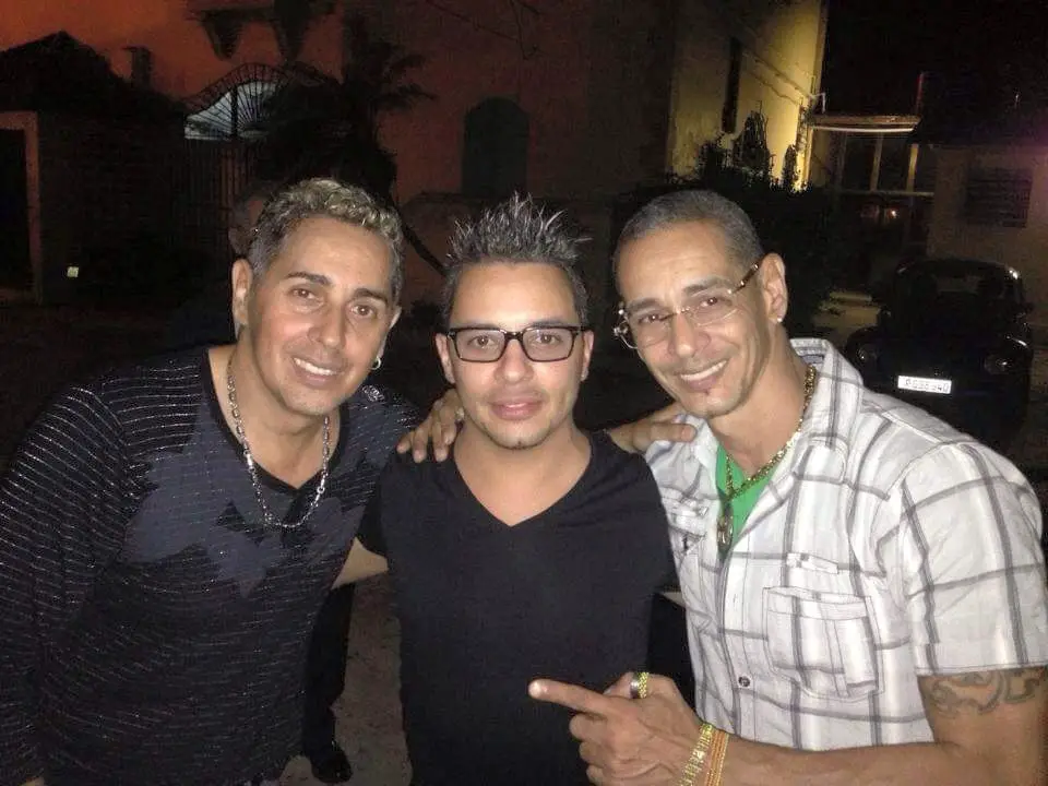 Paulito FG lamenta el fallecimiento de su hermano en Miami, tras sufrir un derrame cerebral