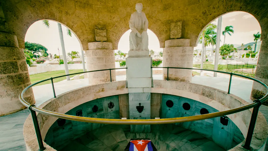 ¿Sabías que en Cuba existen dos tumbas distintas de José Martí