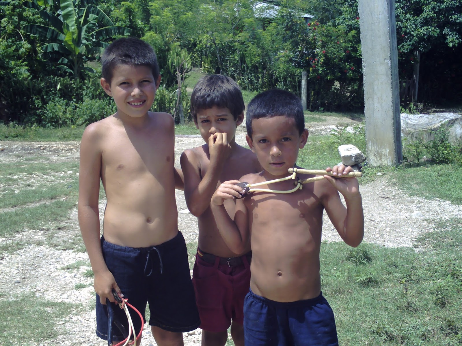 Tirapiedras, el "arma letal" en la infancia de los niños cubanos