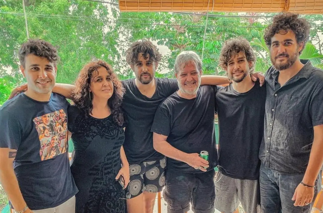 Jorge Perrugorría sorprende con una foto junto a sus cuatros hijos y su esposa