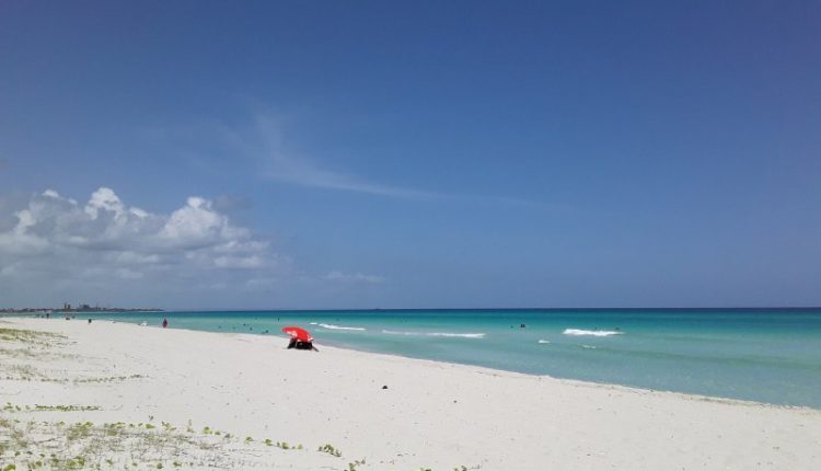 Varadero vacío, así fue el primer de semana de la playa tras la desescalada