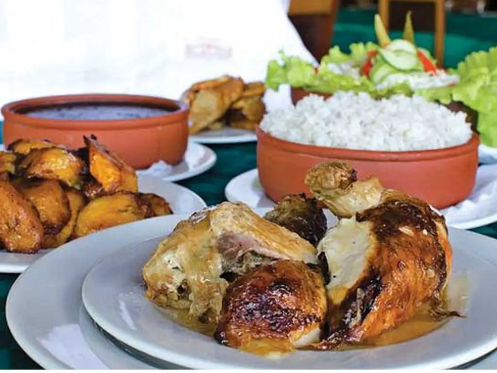 Pollo al Aljibe, la receta secreta cubana que han probado más famosos en el mundo