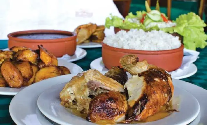 Pollo al Aljibe, la receta secreta cubana que han probado más famosos en el mundo