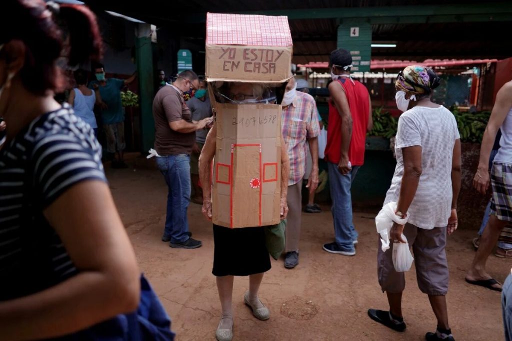 Se convierten en virales las imágenes de esta anciana en Cuba