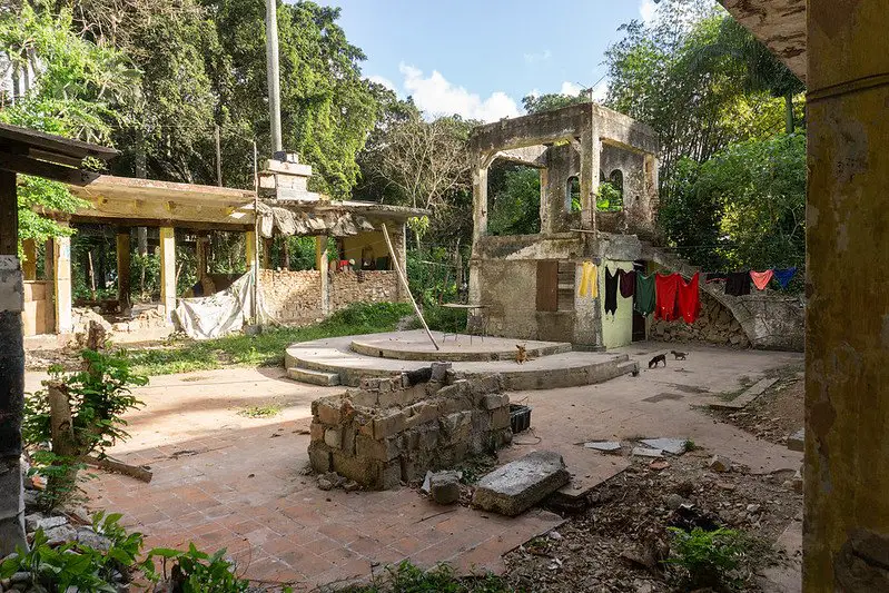 Jardines de la Polar, una maravilla tirada al abandono en La Habana