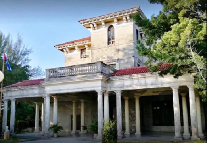 Castillo de Averhoff, un palacio de lujo en medio de uno de los barrios más pobres de La Habana