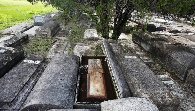 Cementerios de Miami también viven el robo de cadáveres para la santería cubana