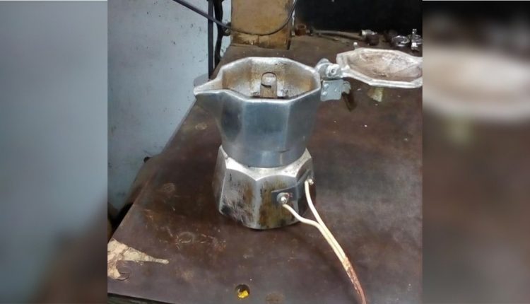 Invento criollo!! Cubano crea una cafetera eléctrica a partir de una cafetera italiana