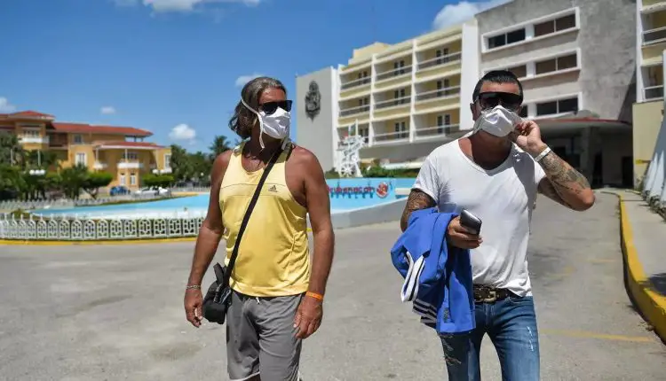 Cuba venderá pasajes a turistas con coronavirus para recuperarse de la enfermedad en la Isla