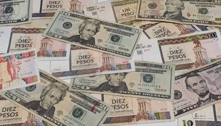 Cubanos comienzan a deshacerse del CUC por temor a que desaparezca de la noche a la mañana