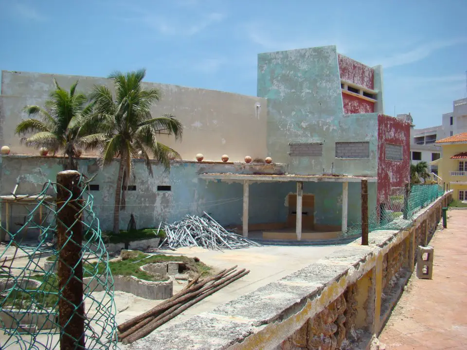 Cubano logra colarse y filmar por dentro la antigua discoteca del Comodoro en La Habana