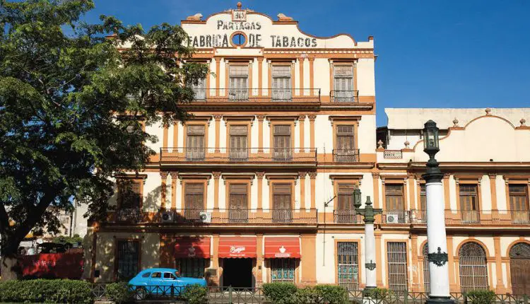 Colapsa el techo de la histórica Fábrica de Tabacos Partagás en La Habana