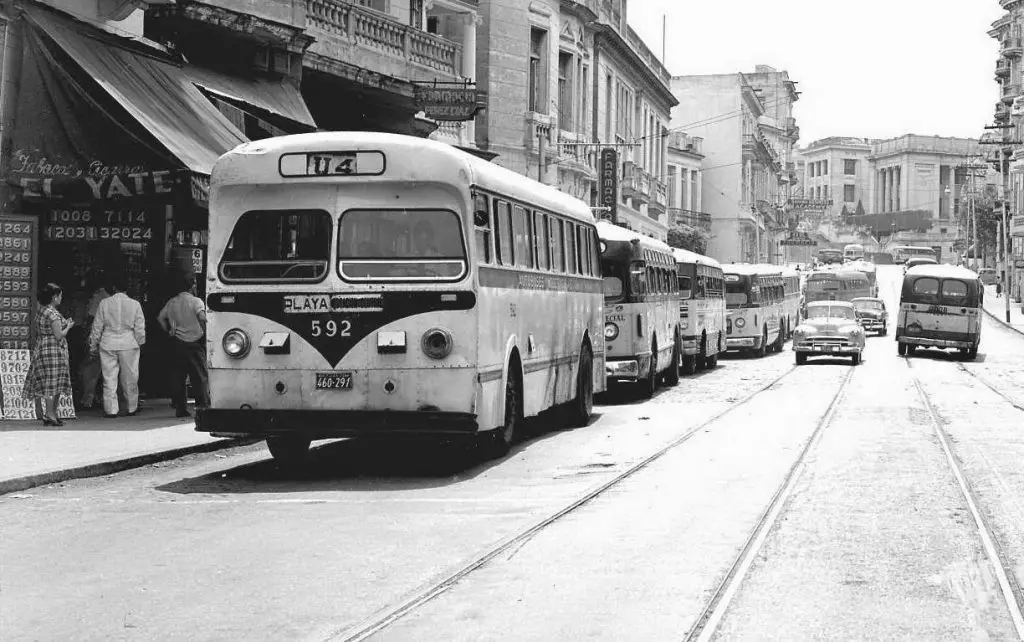 Sabes que en la década de 1950 circulaban en La Habana 2000 ómnibus, el triple de los que existen hoy