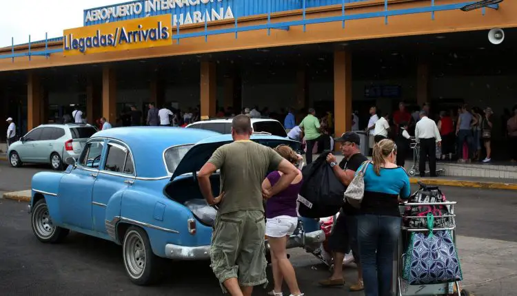 Autoridades confirman que el Aeropuerto José Martí continuará sus operaciones pero con nuevas restricciones para los viajeros