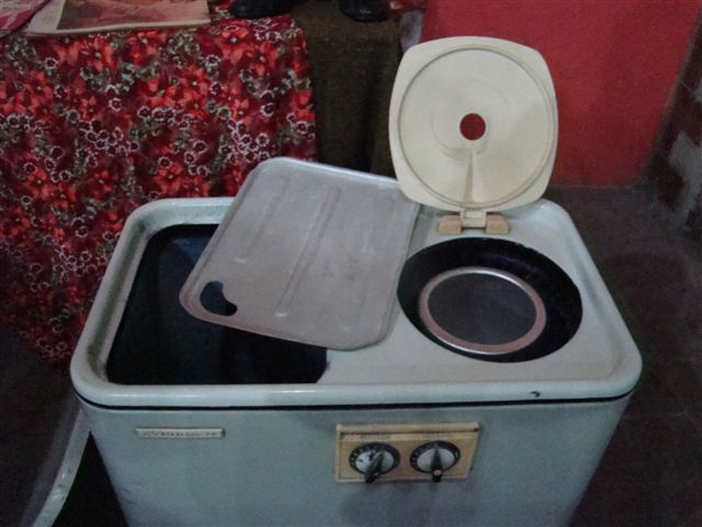 Aurika, la lavadora rusa que tiene complejo de Transformer en Cuba