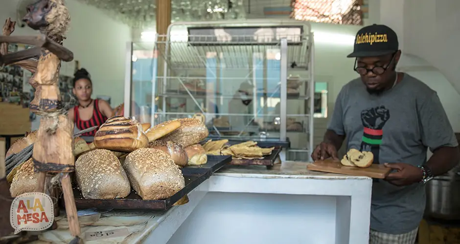SalchiPizza, la unica panadería privada en Cuba que es manejada por un chef cubano con una estrella Michellín