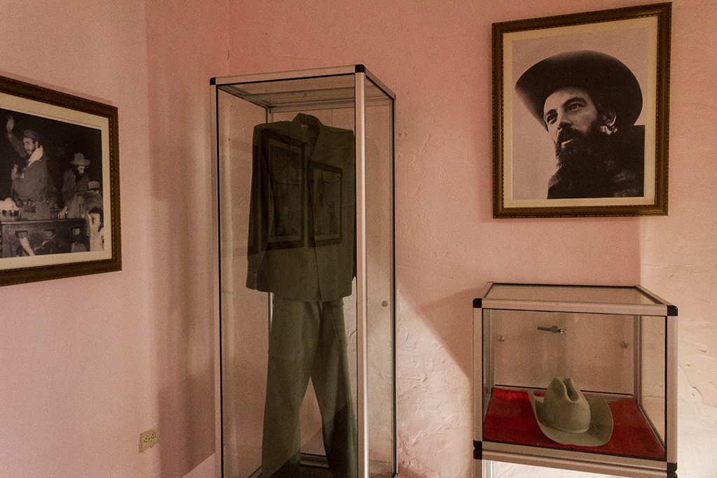 Camilo Cienfuegos, un «héroe» cubano tirado al olvido hasta en su propio museo
