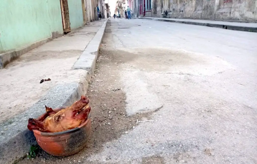 "Se cayó del camión"... así se abastece un mercado negro en Cuba