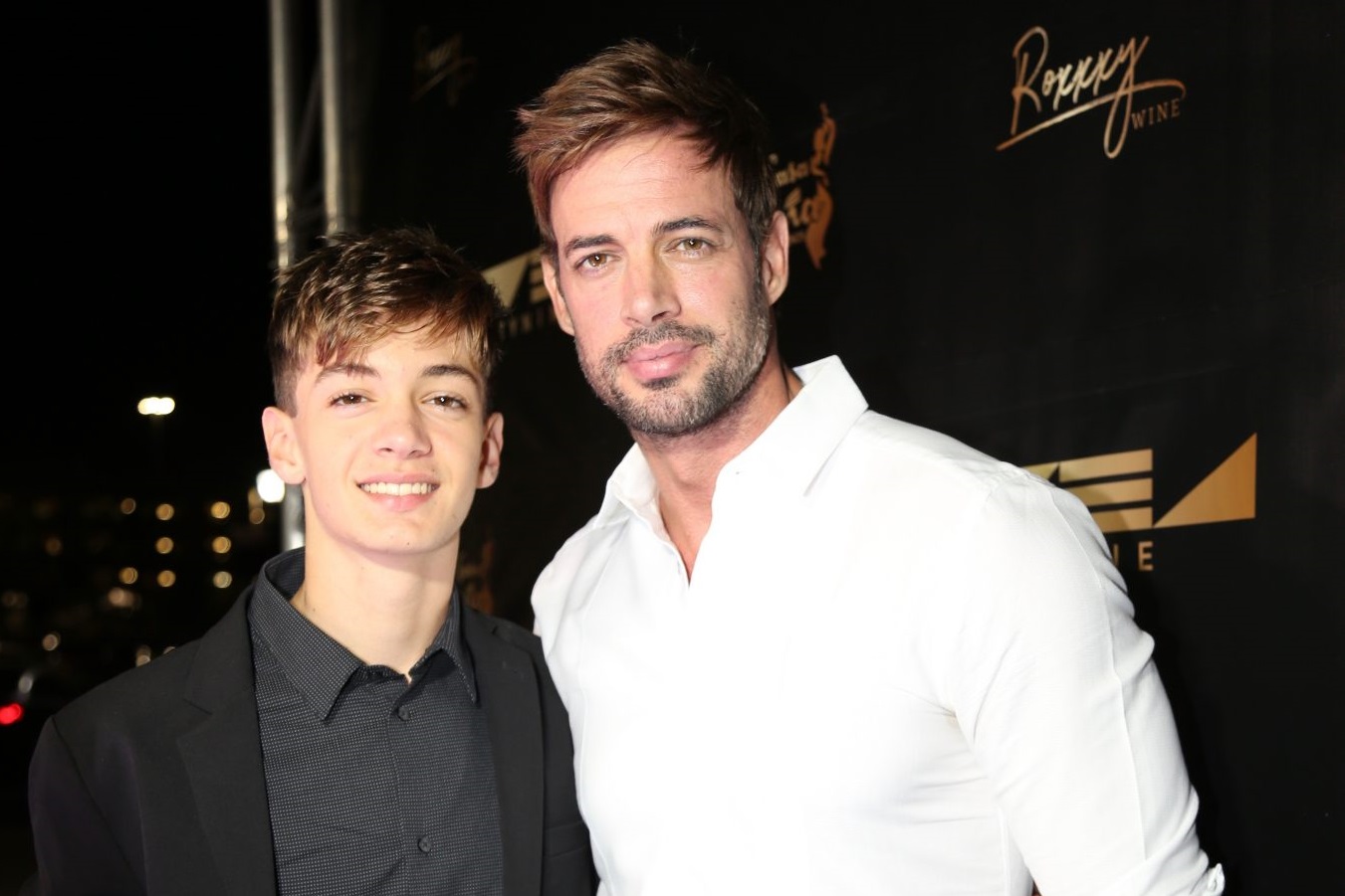 Hijo del actor cubano William Levy le advierte que le quitará el título del hombre "más guapo" a sus 40 años