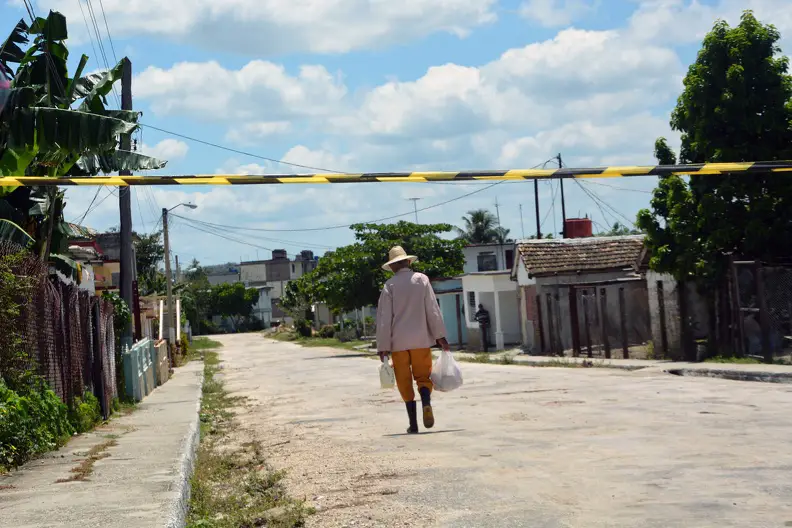 Habanero detrás de foco de transmisión masiva de coronavirus en Santiago de Cuba