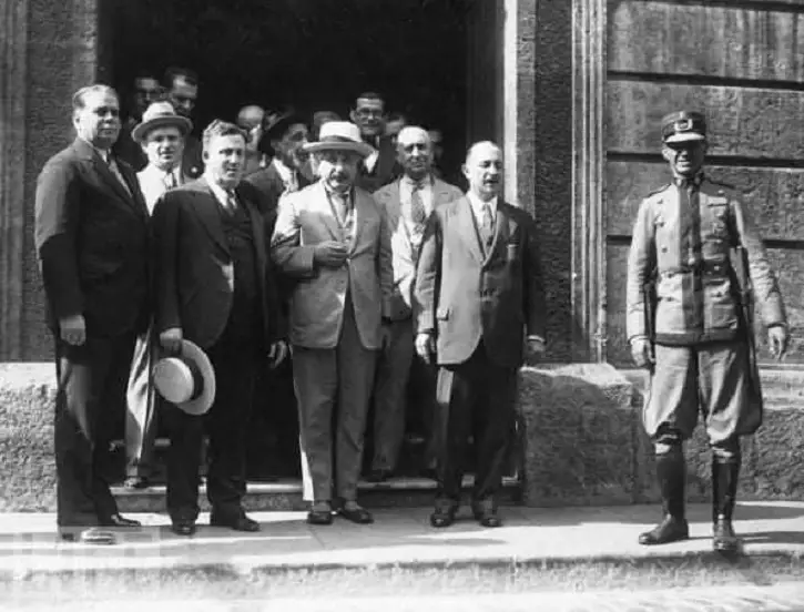 Cuando Albert Einstein visitó La Habana y el sol lo castigó con ganas...