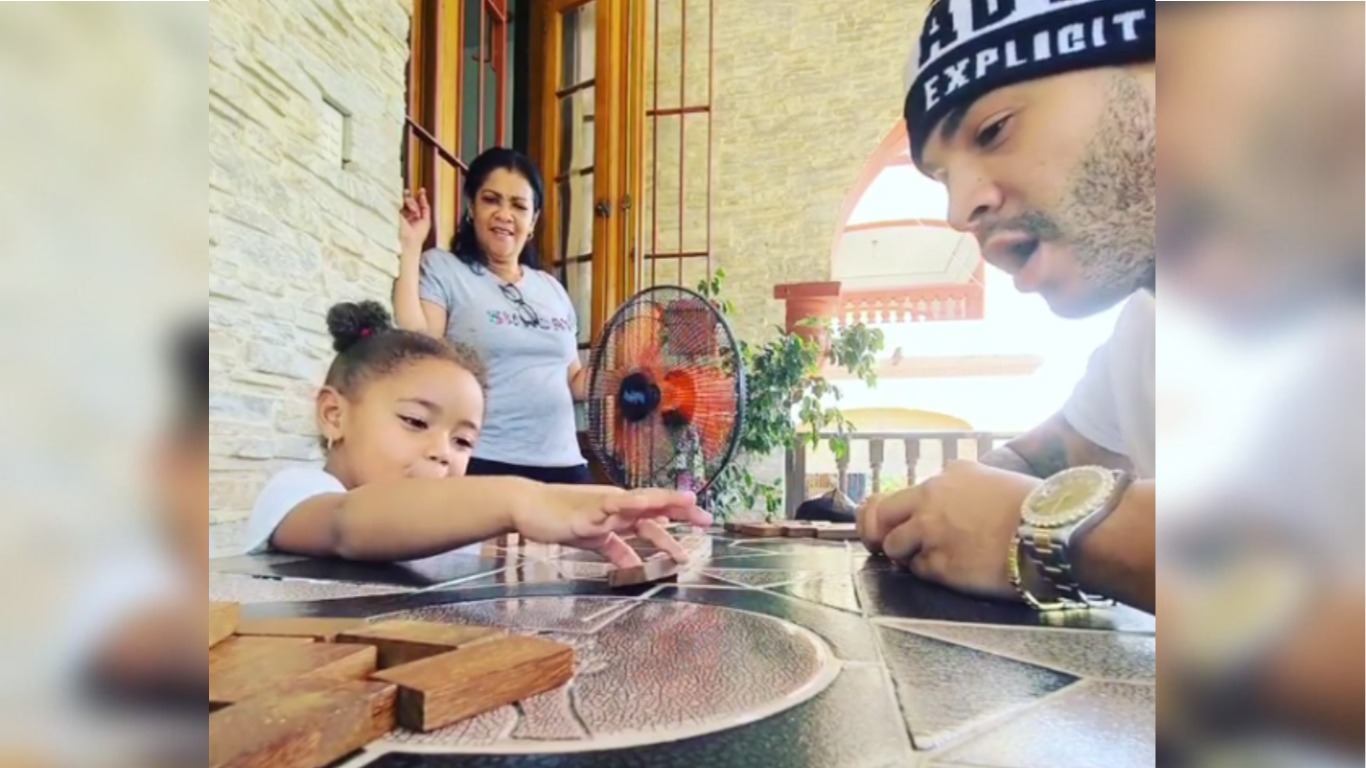 Yomil comparte en sus redes sociales los momentos que pasa con la hija de El Dany