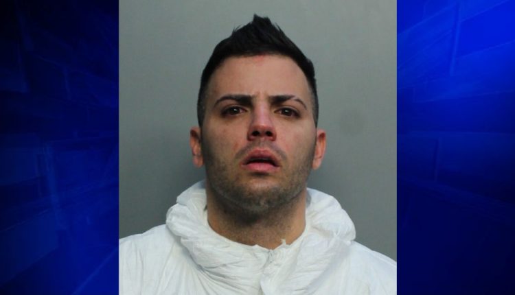 Joven cubano asesina a tiros a su madre en Miami porque no quiso darle el control remoto del aire acondicionado