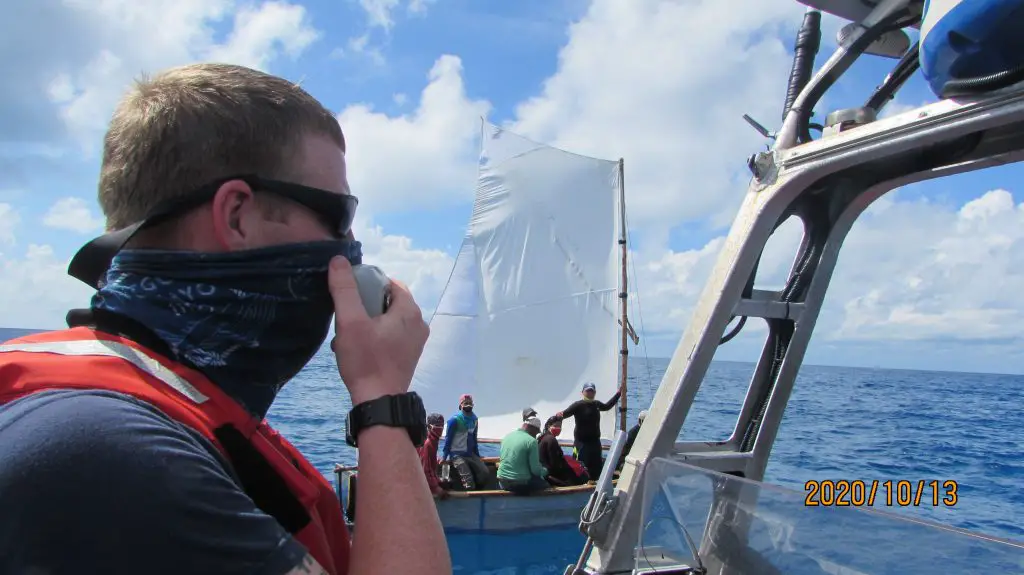 Guardia Costera de Estados Unidos intercepta a un grupo de 12 cubanos al este del archipiélago de Bahamas