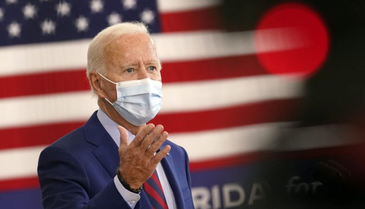 Biden promete acelerar los procesos de asilo para cubanos y restaurar los envíos libres de remesas a Cuba