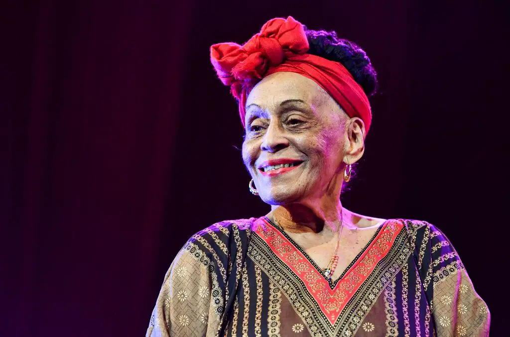 Omara Portuondo, la gran Diva del Buena Vista Social Club, celebra hoy sus 90 años cantándole a la vida. FELICIDADES!!!