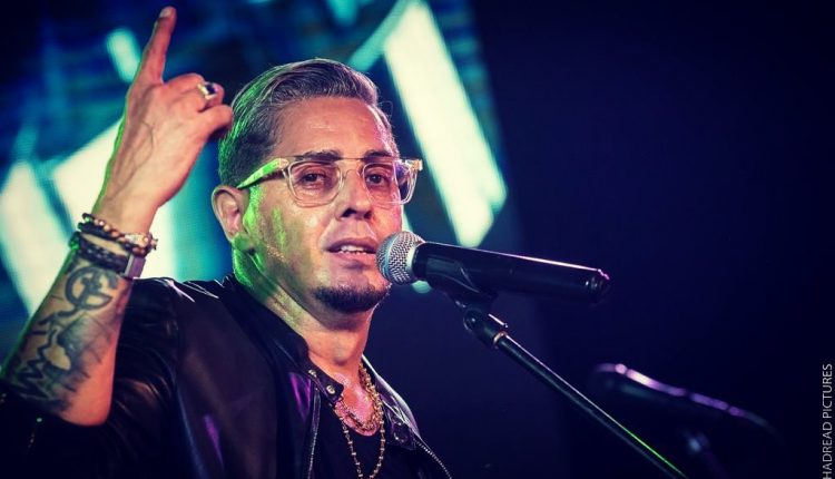Hoy cumple 59 años de edad el cantante cubano Paulito FG, 'el Sofocador de la Salsa'