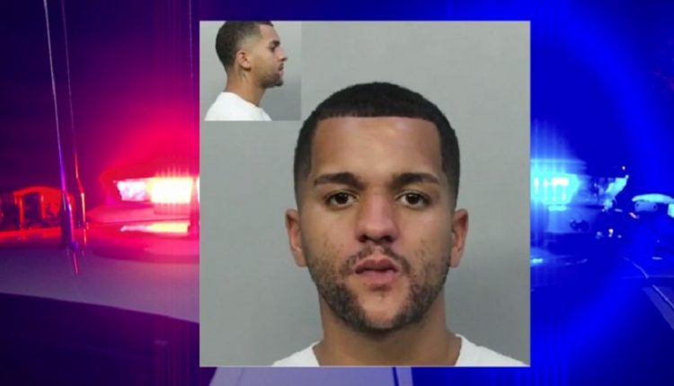 Joeven cubano es arrestado en Miami acusado de robar en más de una veintena de tiendas en las últimas semanas